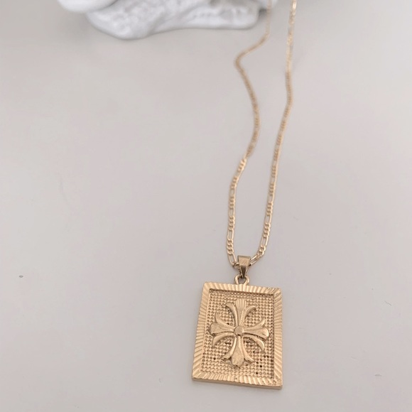 444style Jewelry - 18k Gold Cross Frame | 18k Gold Filled